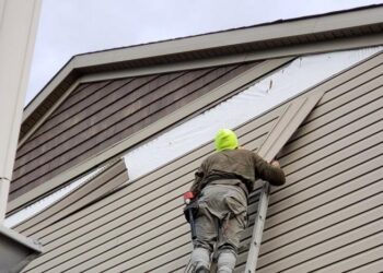 Siding Repair | Roof Gurus